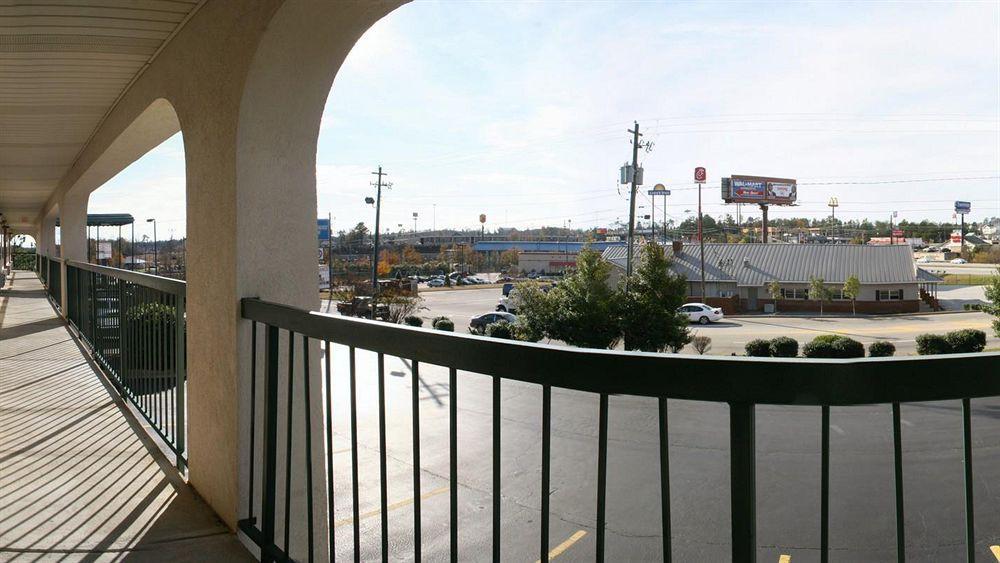 Days Inn By Wyndham Macon I-475 Exterior foto